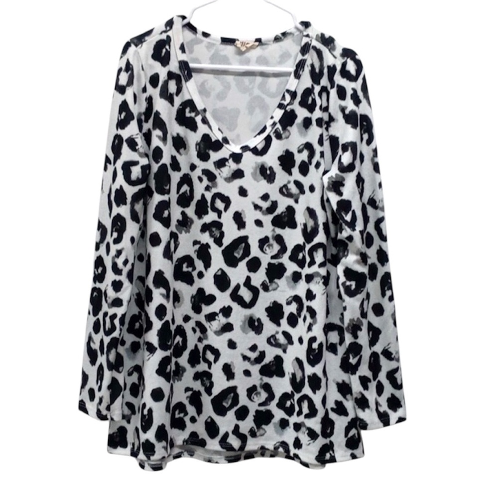 BiBi White And Black Leopard Print V-neck Sweater